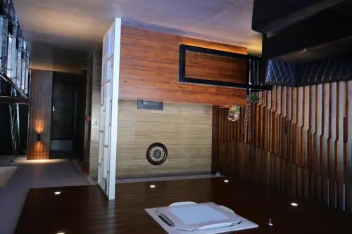 Hotel Highway Inn