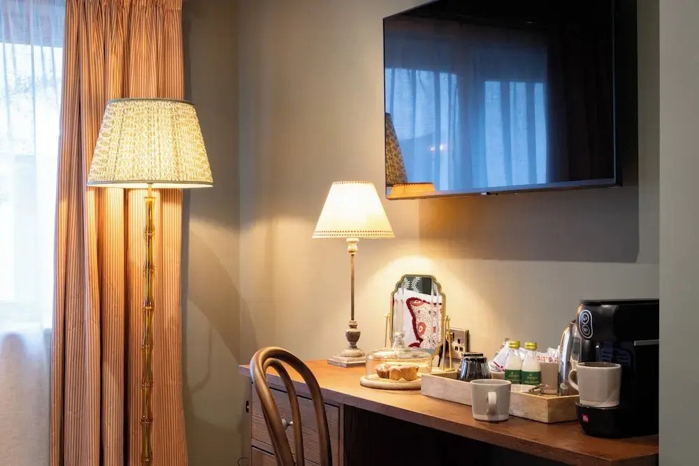 The Coat and Bear - A Heartwood Inn