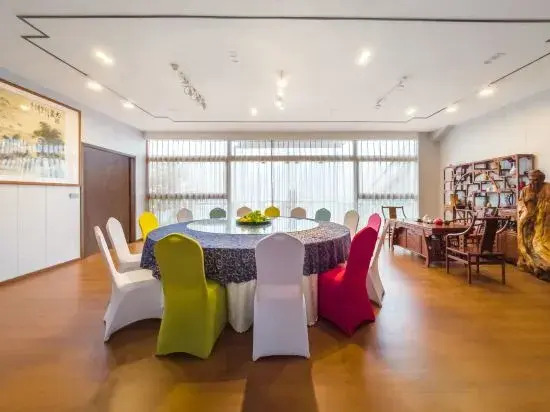 Starway Hotel (Chongqing Nanbin Road)