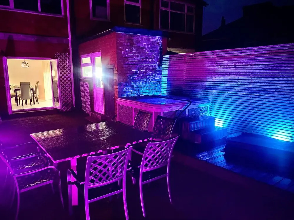 Family modern 3 bedroom Hot Tub House- Sleeps 6
