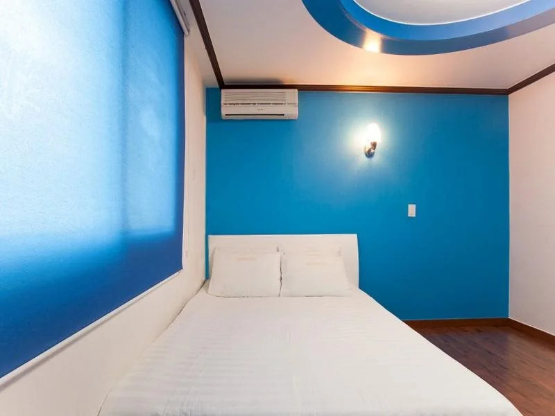 November Guesthouse