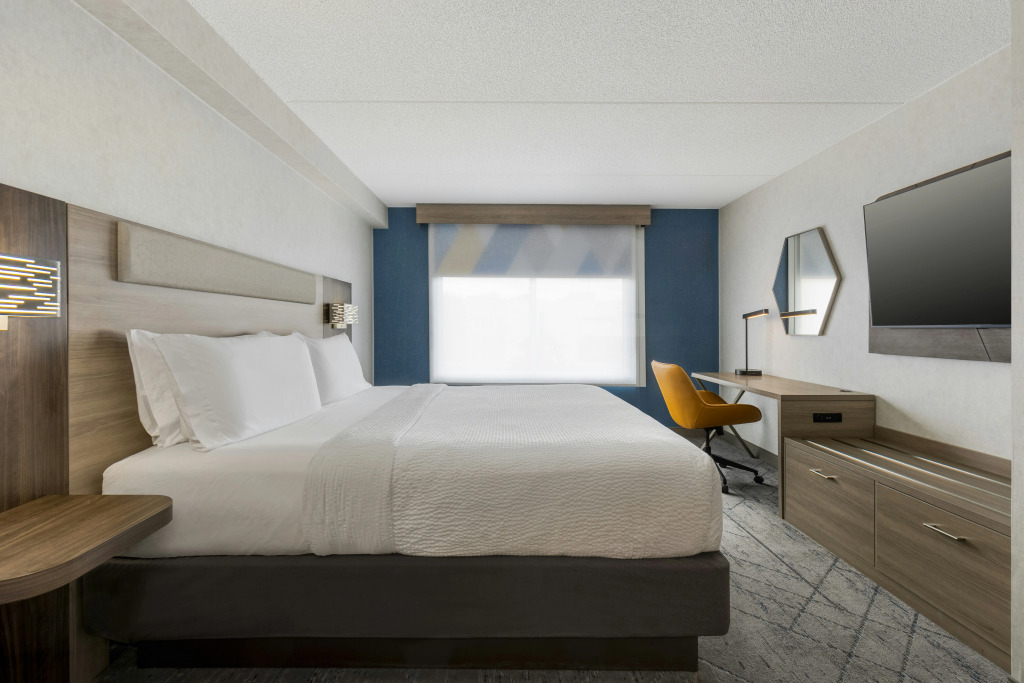 Holiday Inn Express & Suites Ottawa East-Orleans by IHG