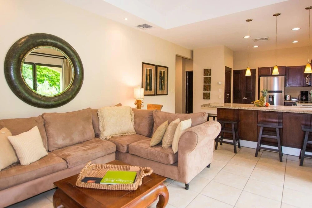 Casa del Sol-4 Secured and Quiet Complex - Minute Walk to the Beach