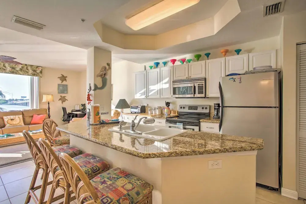 Private Balcony & Pool Access: Bayfront Retreat