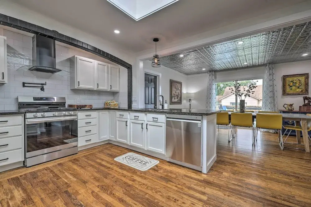 Fredericksburg Getaway w/ Covered Deck & Fire Pit!