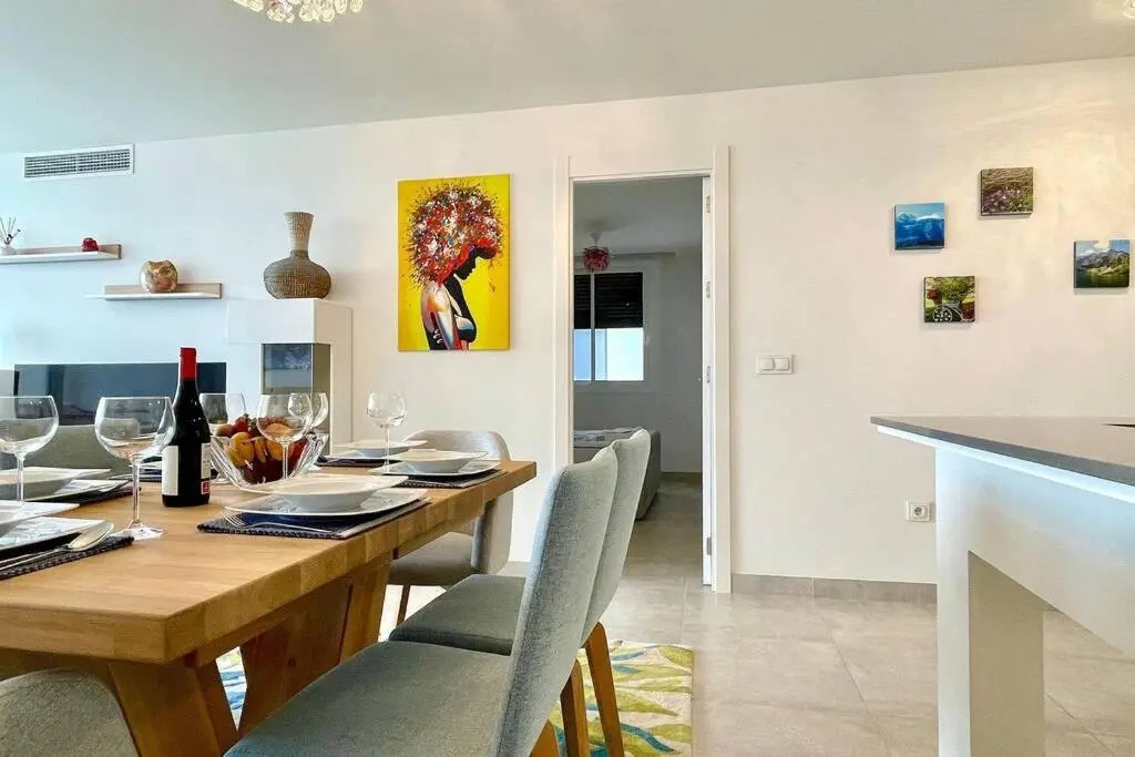 Sea View at Casa Banderas La Cala 3 bed Luxurious holiday home Padel & Gym