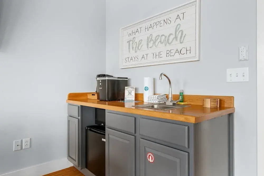 Beach Bay Getaway! Bayfront 4BR 4BA House Sleeps 12 Private Pool Boat Dock