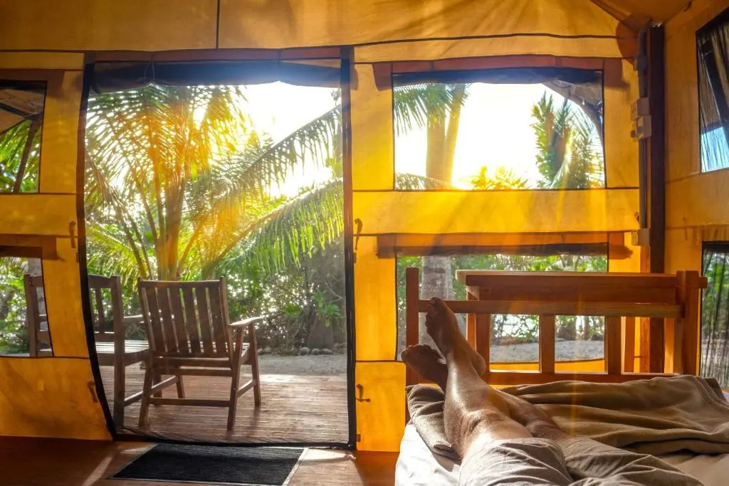 Barefoot Manta Island Resort