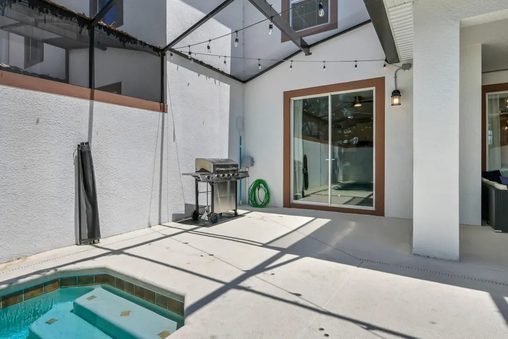 Relax in Style at this Spacious 4-Bedroom Villa