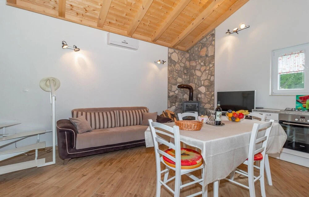 Amazing Home In Klenovica