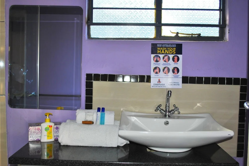 Lapologa Bed & Breakfast