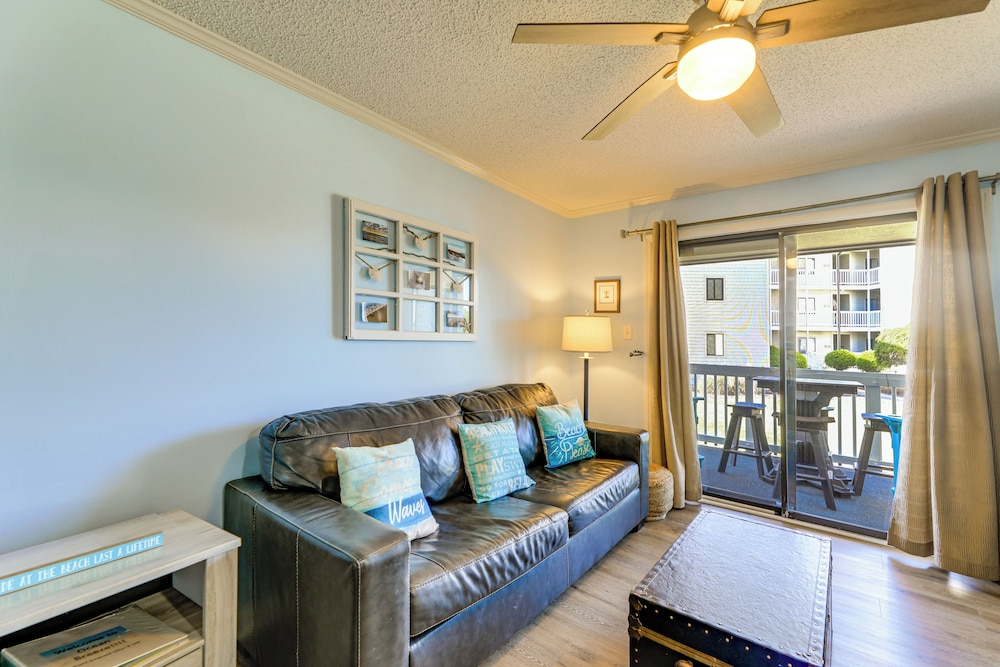 Emerald Isle Resort-style Condo: Walk to Beaches!