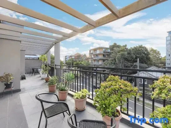 MetaWiseBnB Bondi Junction Penthouse Style