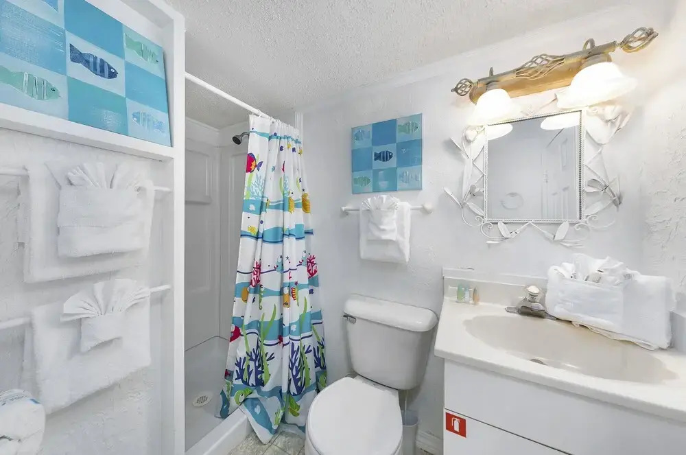 Luxury 5BR Living w Private Pool