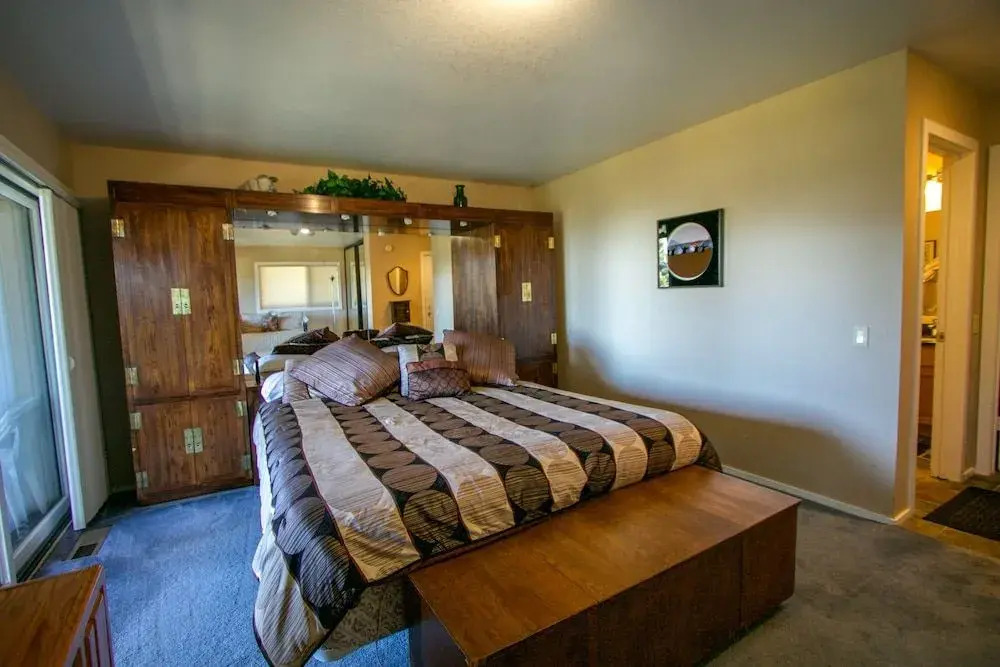 Bridges Townhome 13 Mountain View Townhome just Steps to the Slopes with Private Garage and Washer Dryer by RedAwning