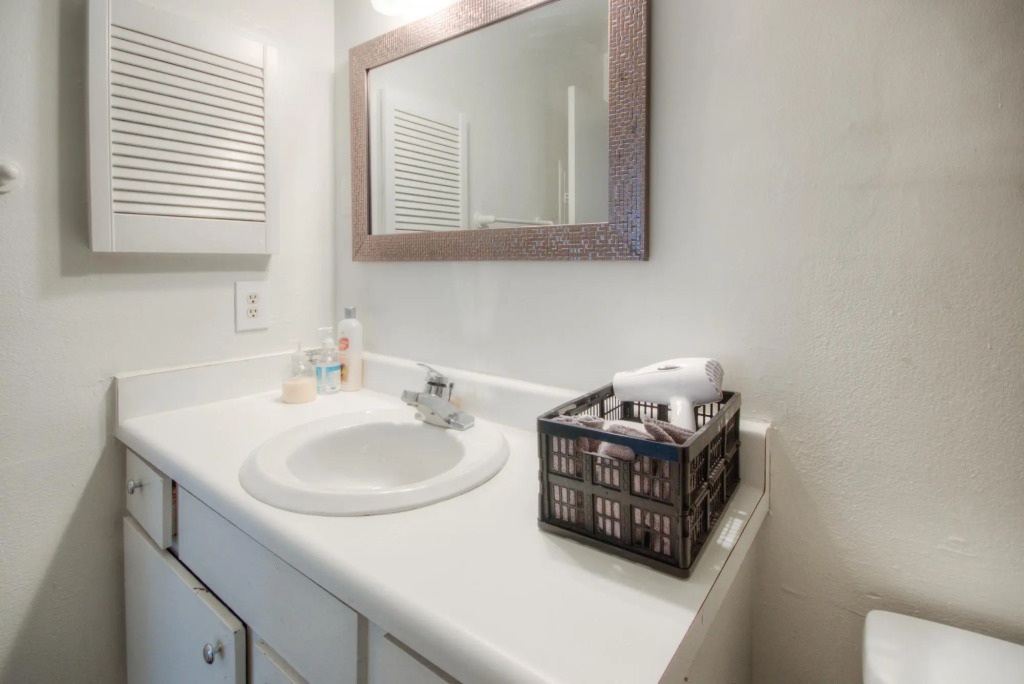 Spacious 3 BR, 2 BA Condo near Med Center & NRG