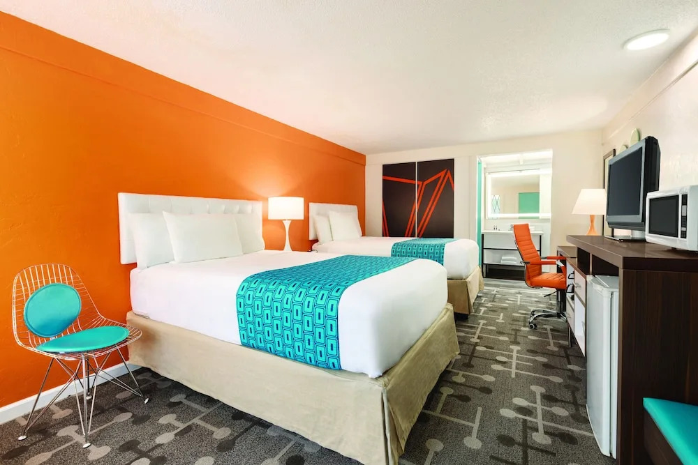 Dover Inn & Suites