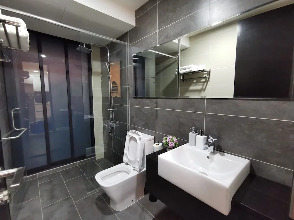 Almas Suites Puteri Harbour by Stayrene