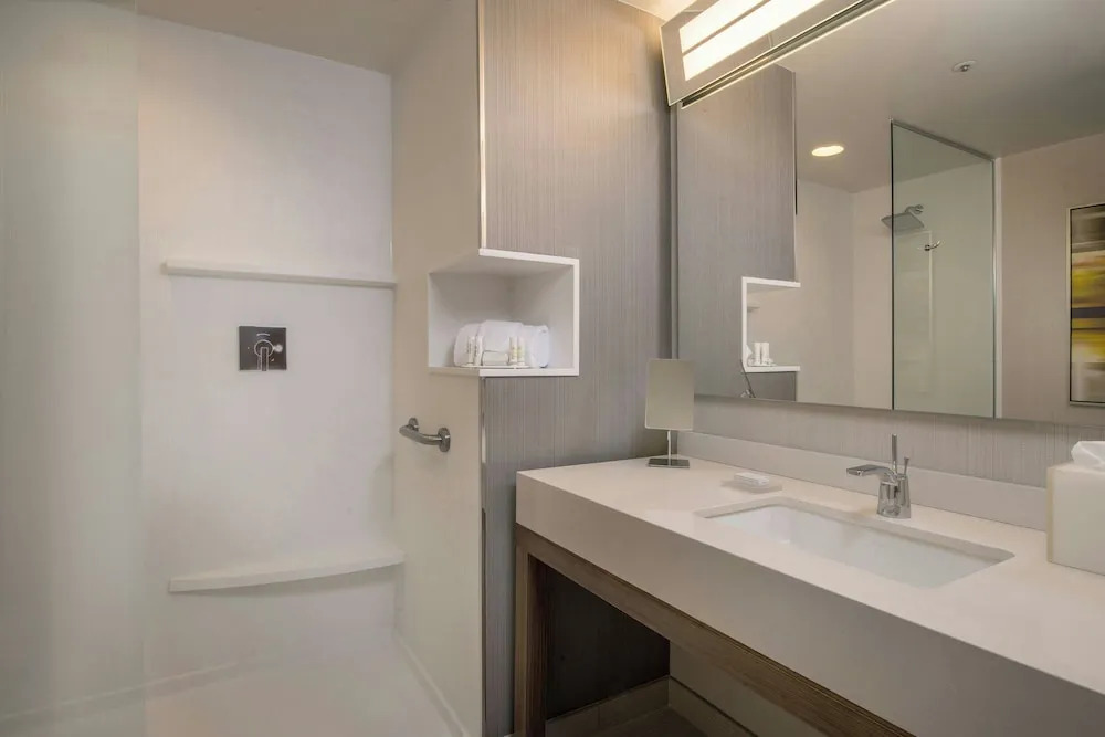 Courtyard By Marriott Fresno Downtown