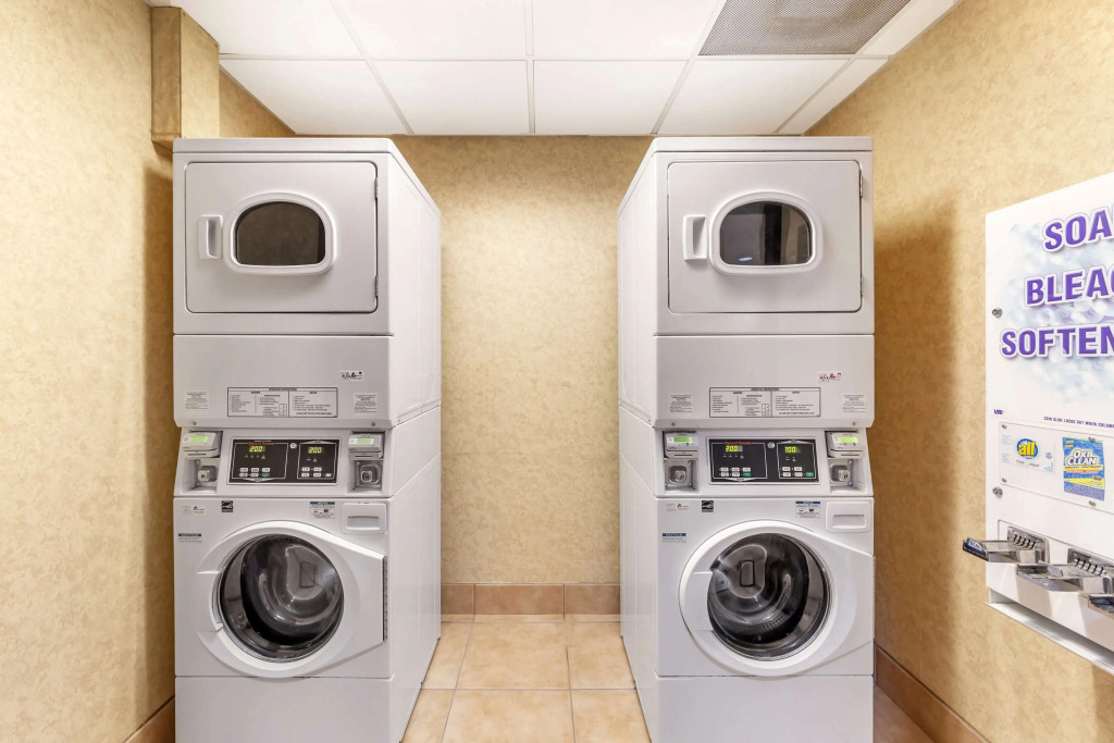 Best Western Plus Kendall Hotel & Suites