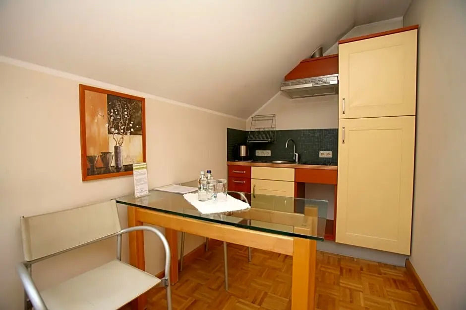 Hotel Azyl