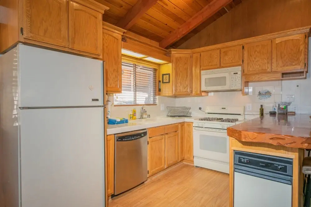 Cubby Ridge - Homey And Cozy Cabin With Forest Views! 2 Bedroom Cabin