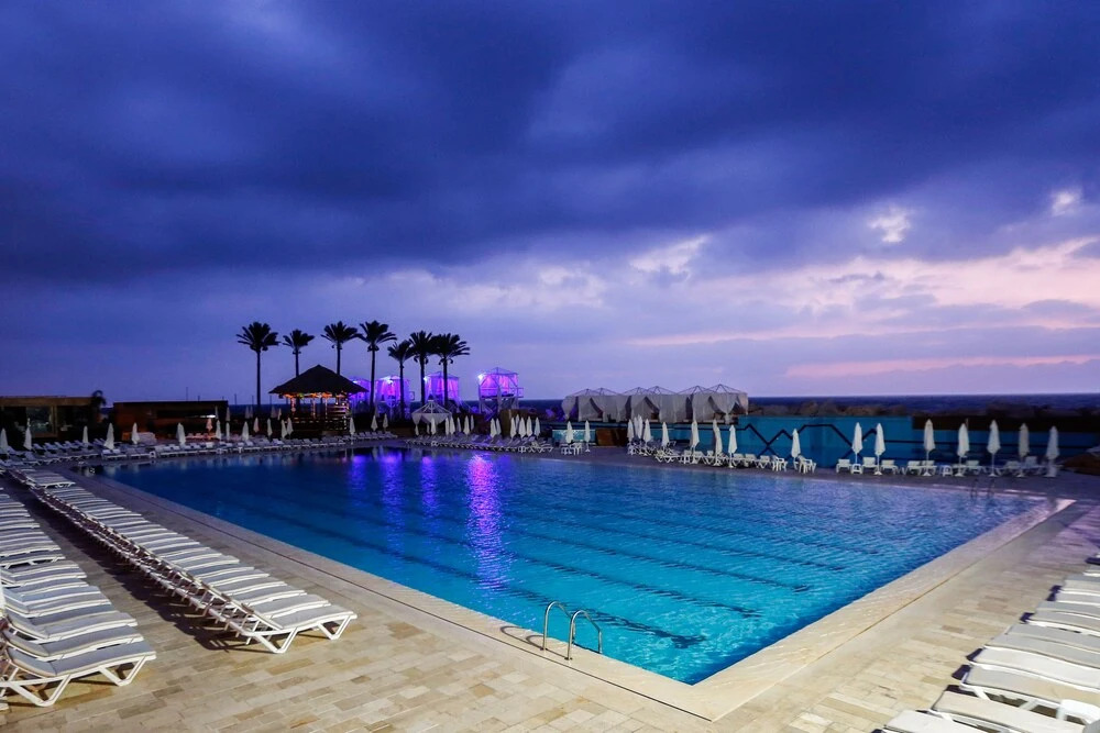 Four Seasons Halat