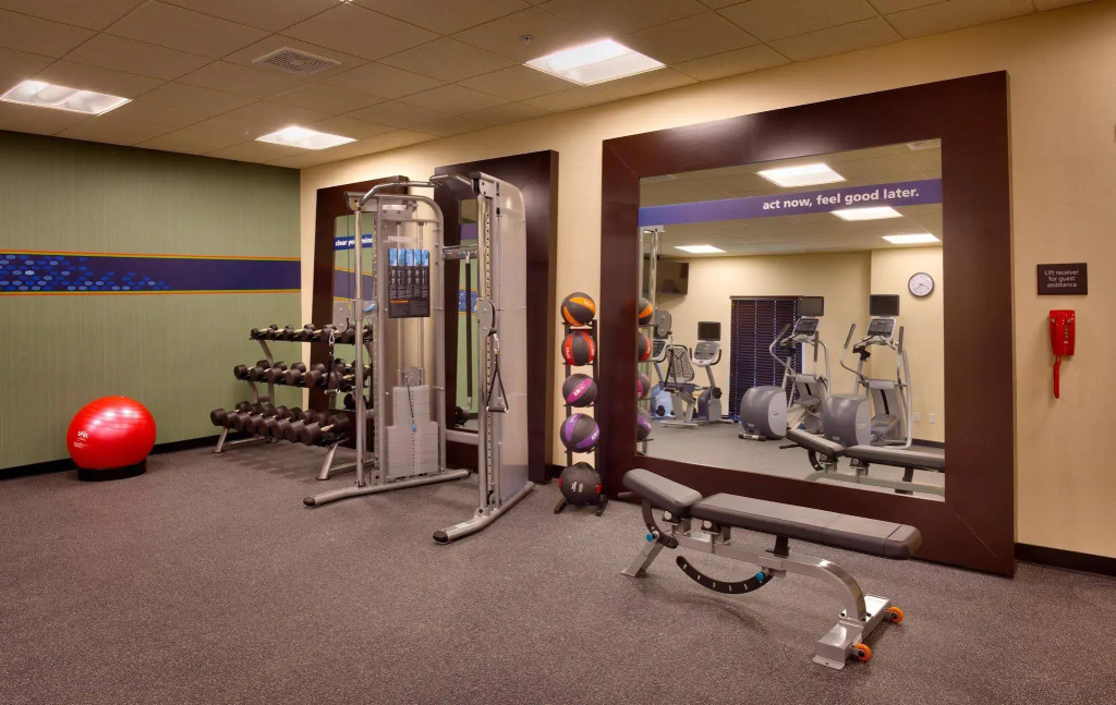 Hampton Inn Omaha/West Dodge Road, Old Mill