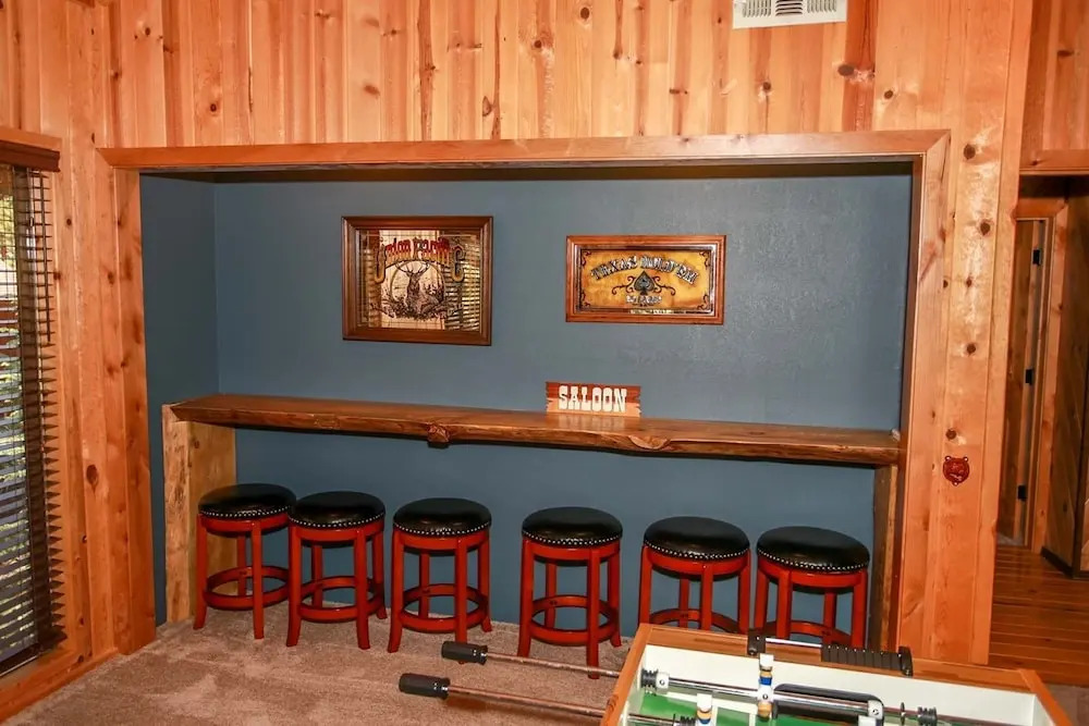 The Lodge at Snow Summit 6 Bedrooms 4.5 Bathrooms Home