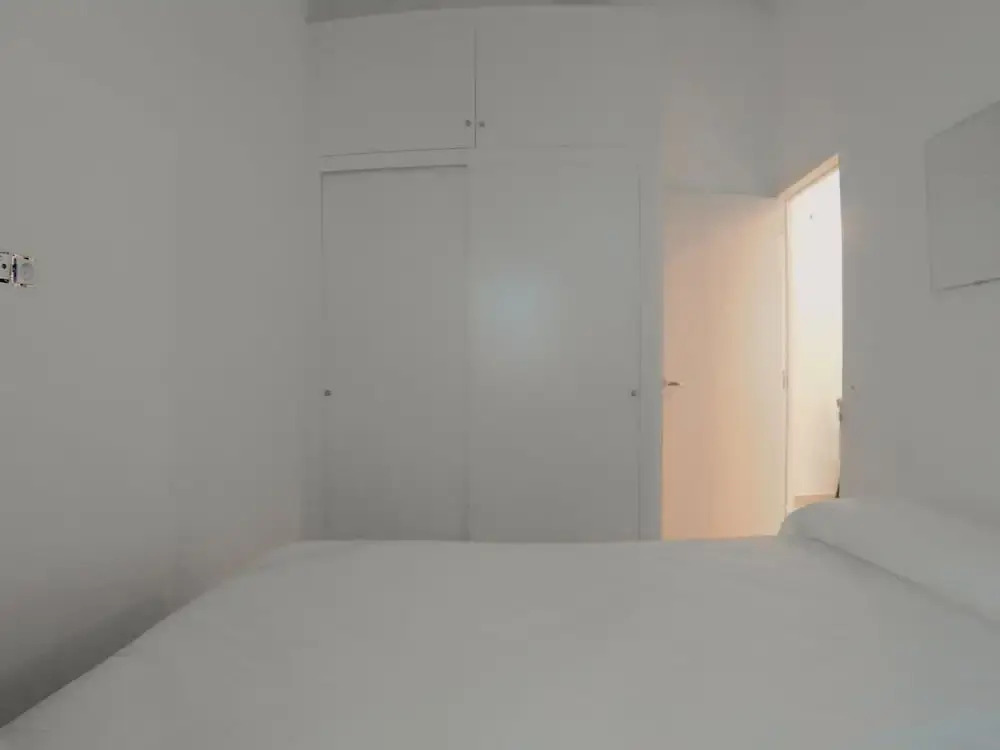 Apartamento interior de 2 Habitaciones cercano al parque Olof Palme AP3