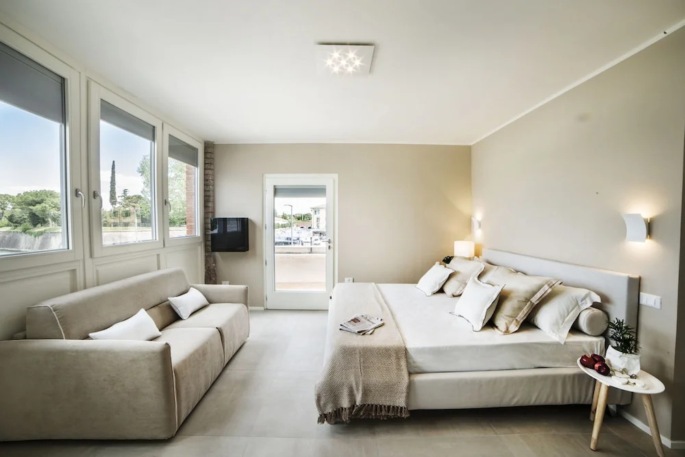 Riviera Carducci Rooms