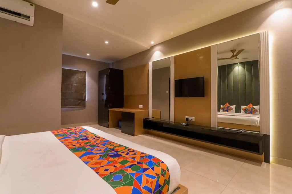 FabHotel Maya Crystal