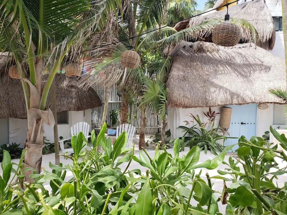 Playa Mambo Eco Cabanas