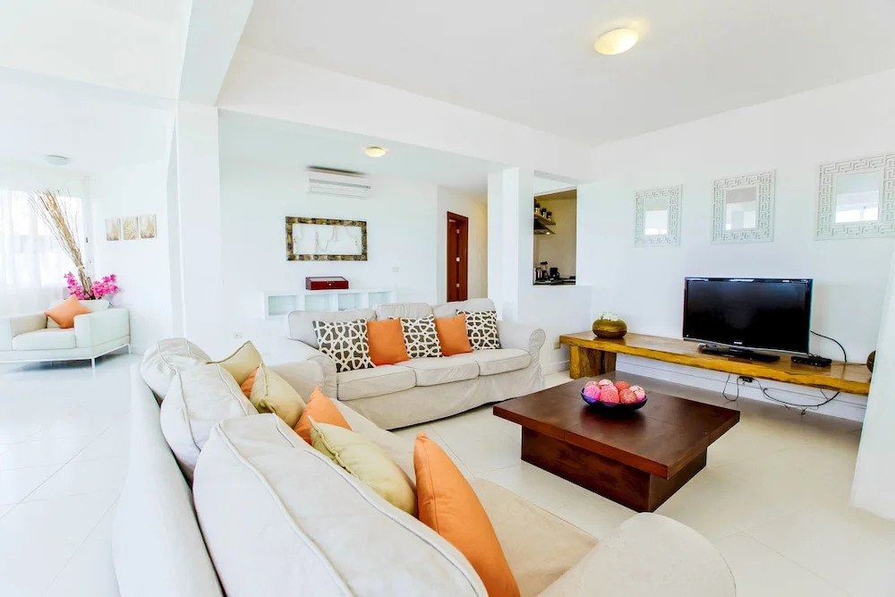 Ocean View Apartment With 3 BDR at B Varo Beach