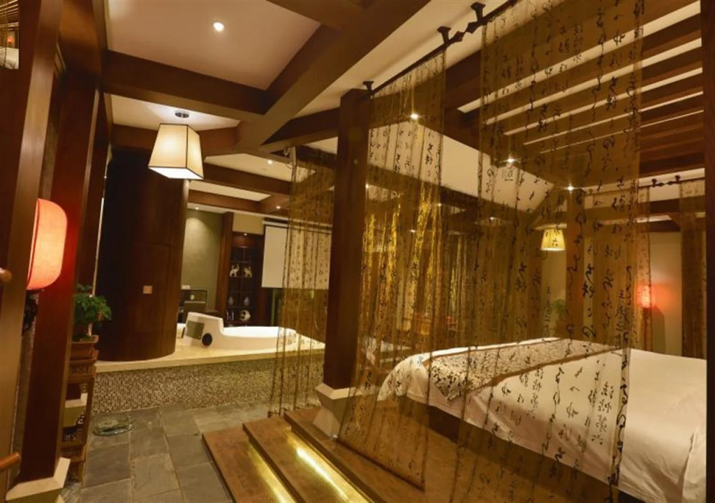 Linghang International Hotel