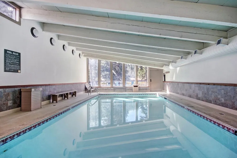 2964 Key  1 Bedroom Condo by RedAwning