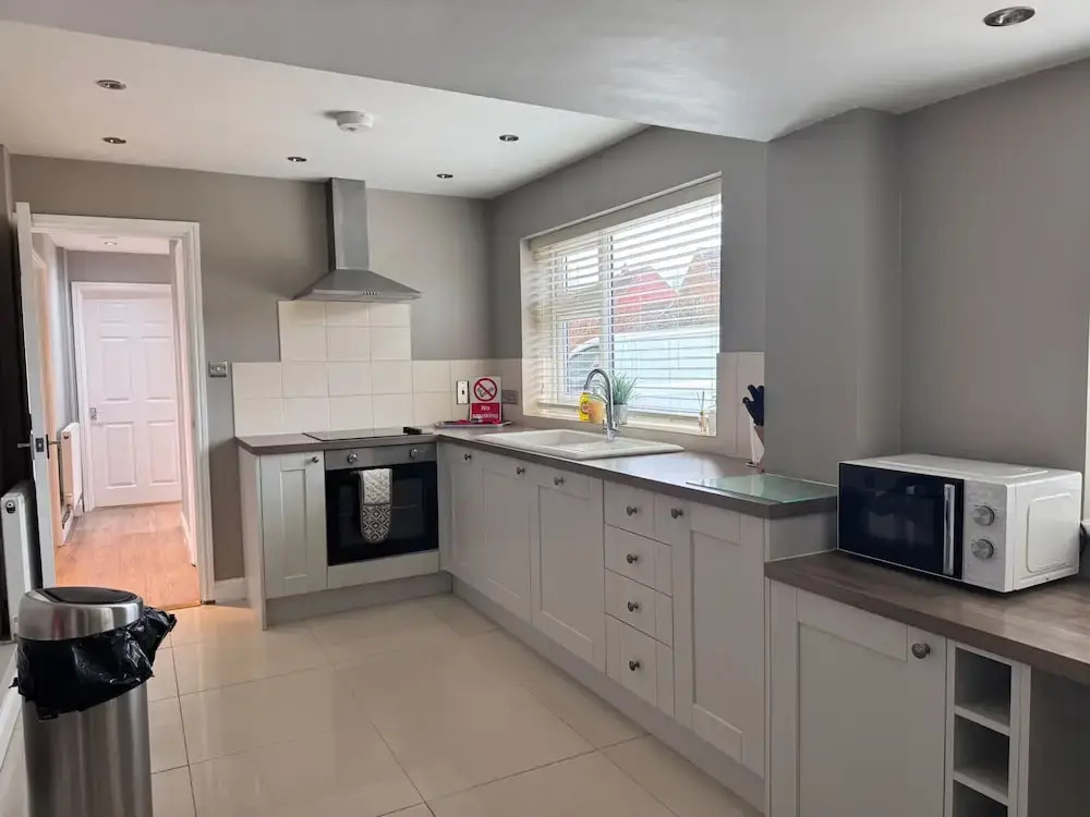 Pet-Friendly - 2 Bedrooms Bungalow hot tub parking