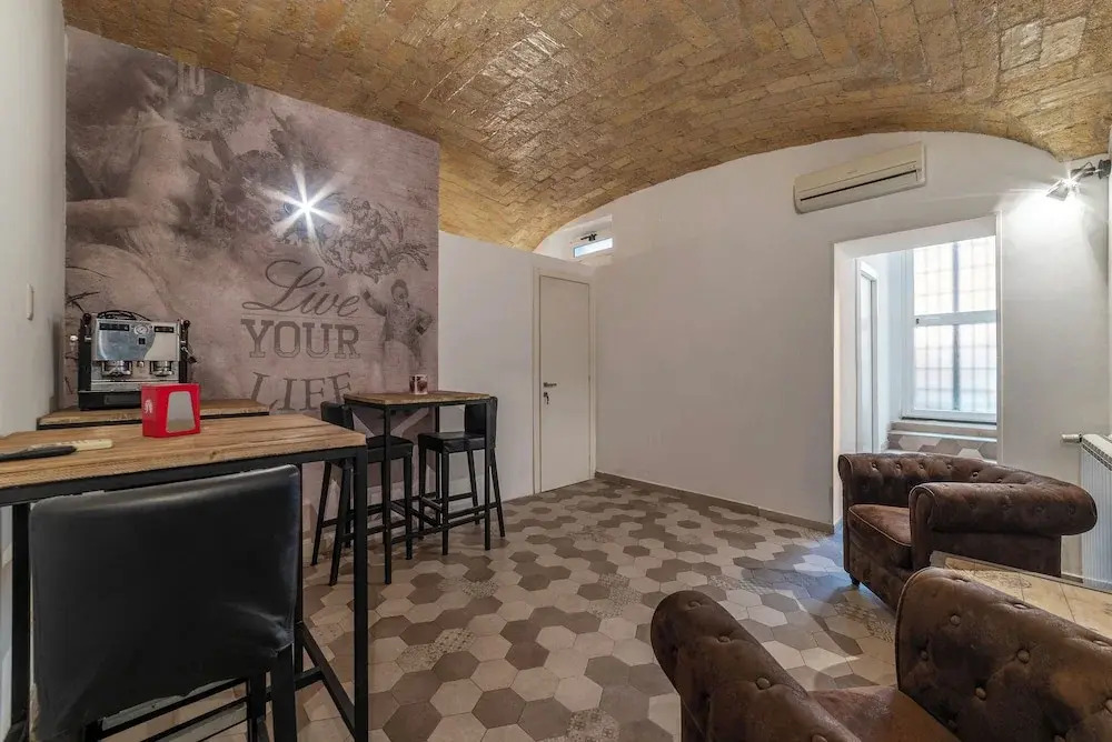 Major 93 Guesthouse