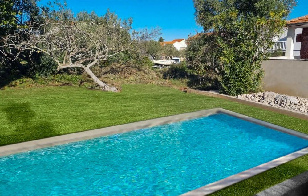 2 Bedroom Nice Home In Betina