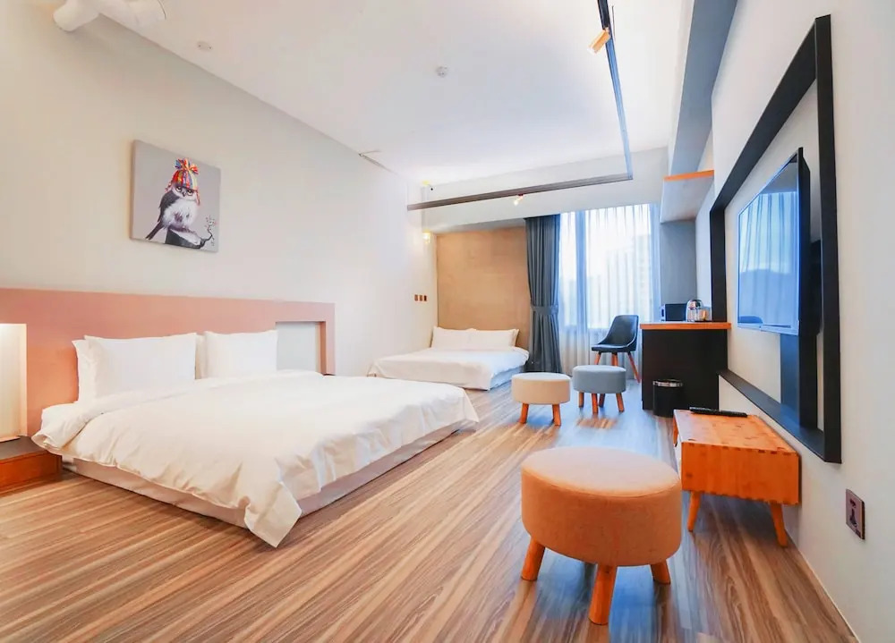 Thinker Hotel