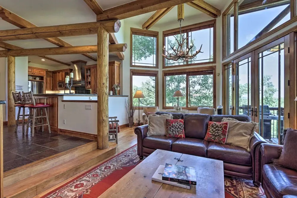Upscale Ski-in/ski-out Escape w/ Deck + Grill