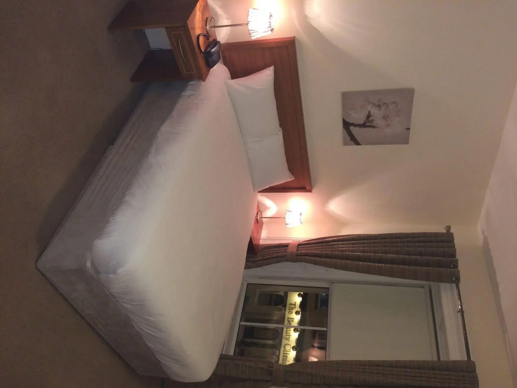 Brogans Bar & Hotel