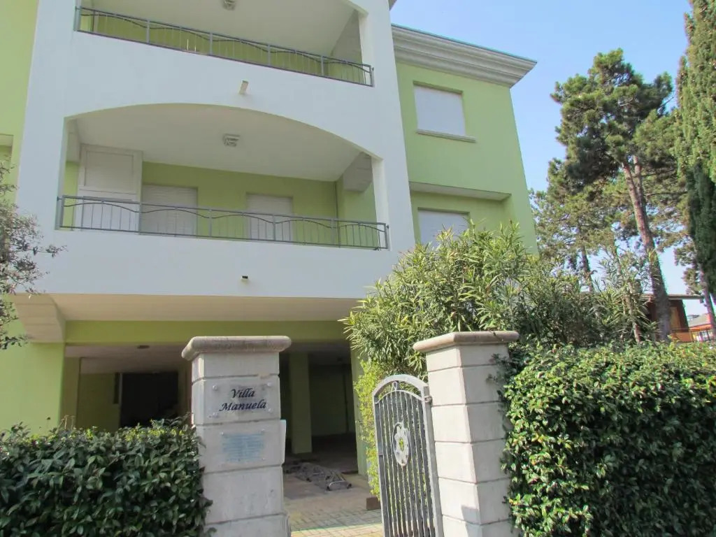 Flat With Spacious Balcony in Bibione