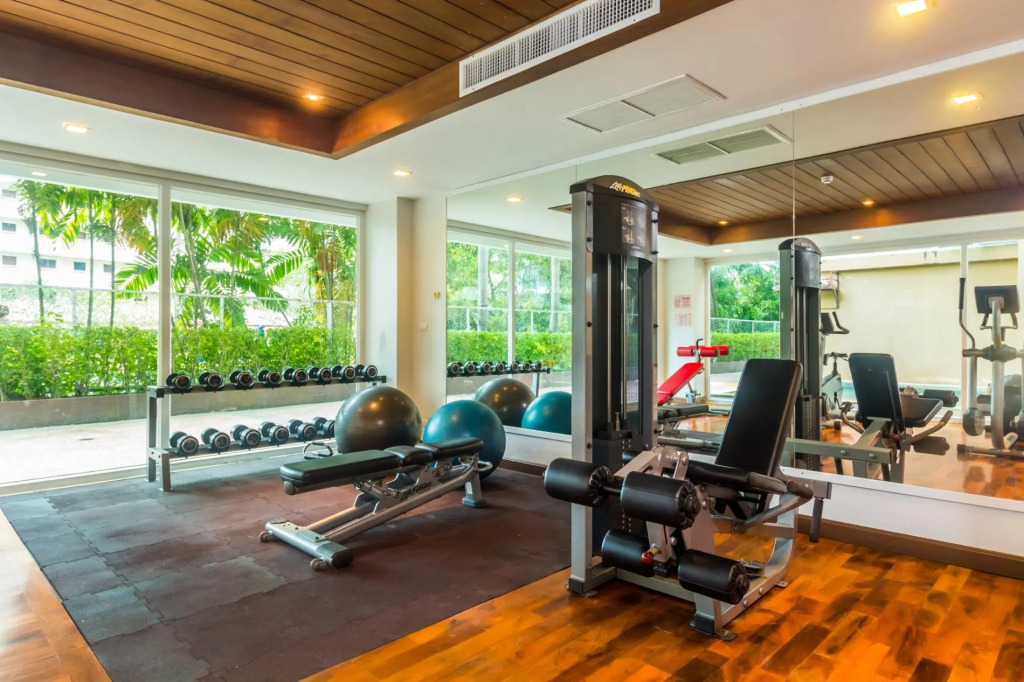 HLC501 - Patong apartment  for 4, market and beach