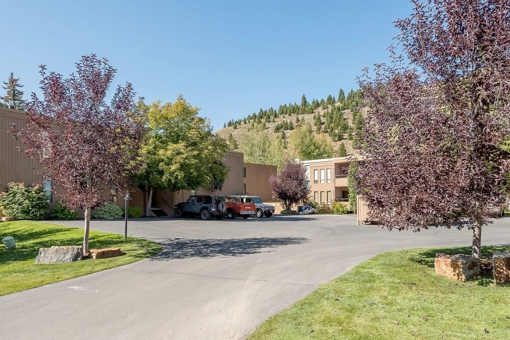 Sawtooths #25 - 3 Br Condo