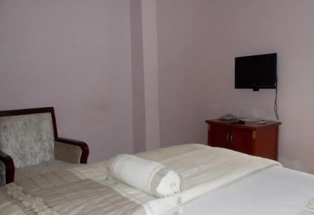 Gade Place Hotel