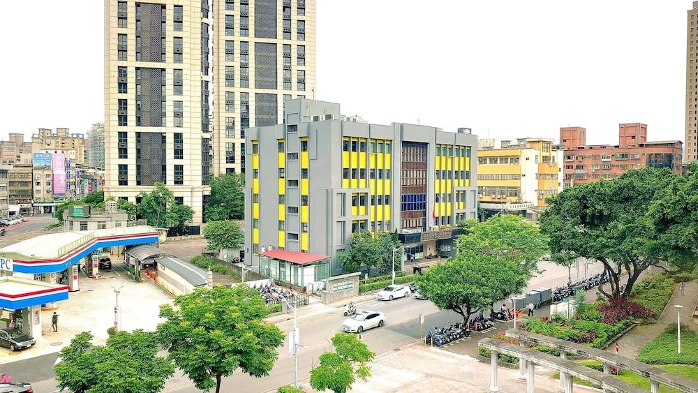 Hub Hotel - Banqiao Station