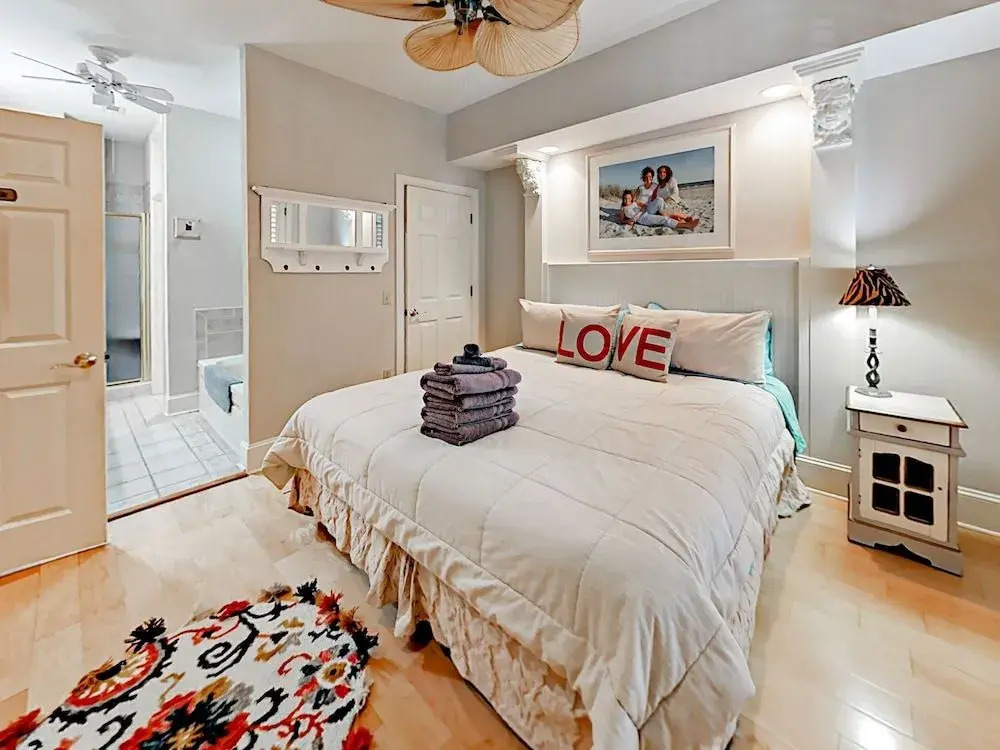 8 Mizzenmast Court Home 4 Bedrooms 4.5 Bathrooms Home