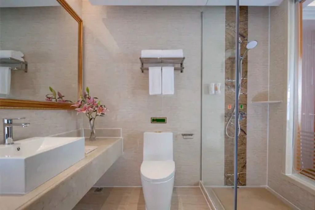 Vienna Hotel (Huizhou Zhongkai High-speed Railway Station Green Fairy Tale Branch)