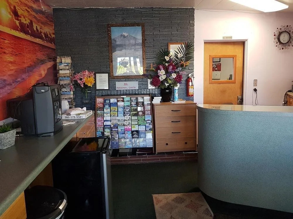 Town Chalet Motel